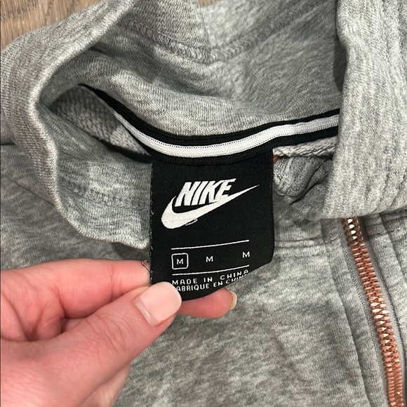 Nike Gray Rose Gold Half Zip Hoodie Sweatshirt Sporty Athletic Gym Size Medium - Picture 2 of 9